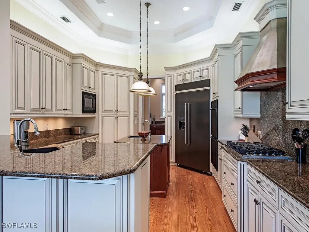 194 4th Avenue N Naples FL 34102