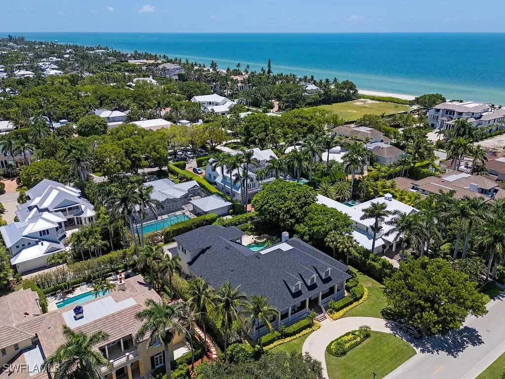 194 4th Avenue N Naples FL 34102