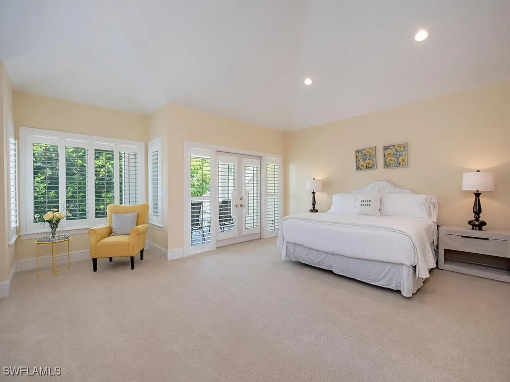 194 4th Avenue N Naples FL 34102