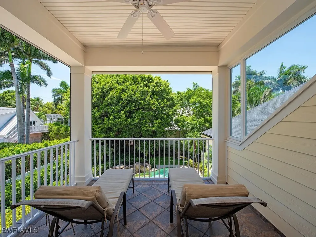 194 4th Avenue N Naples FL 34102