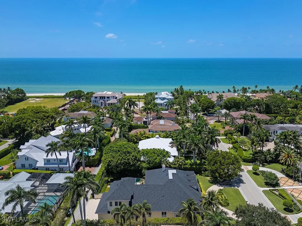 194 4th Avenue N Naples FL 34102