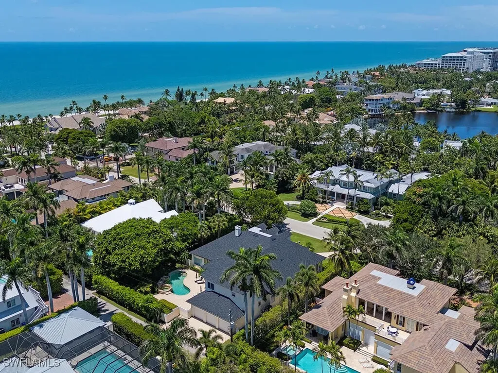 194 4th Avenue N Naples FL 34102