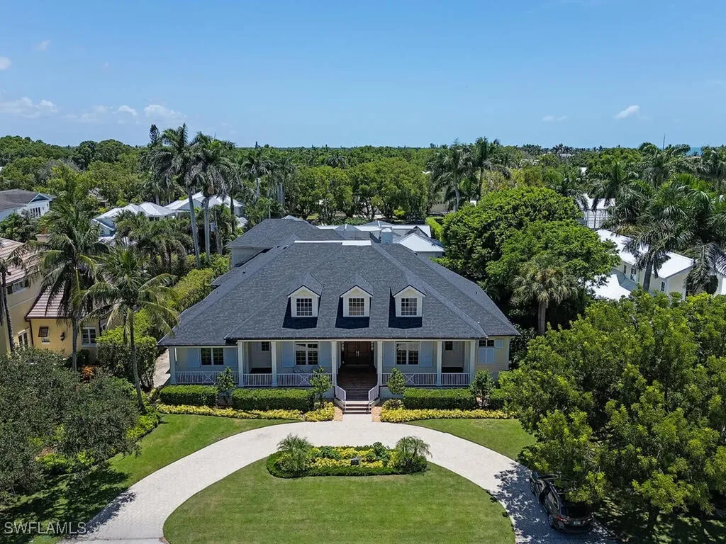 194 4th Avenue N Naples FL 34102