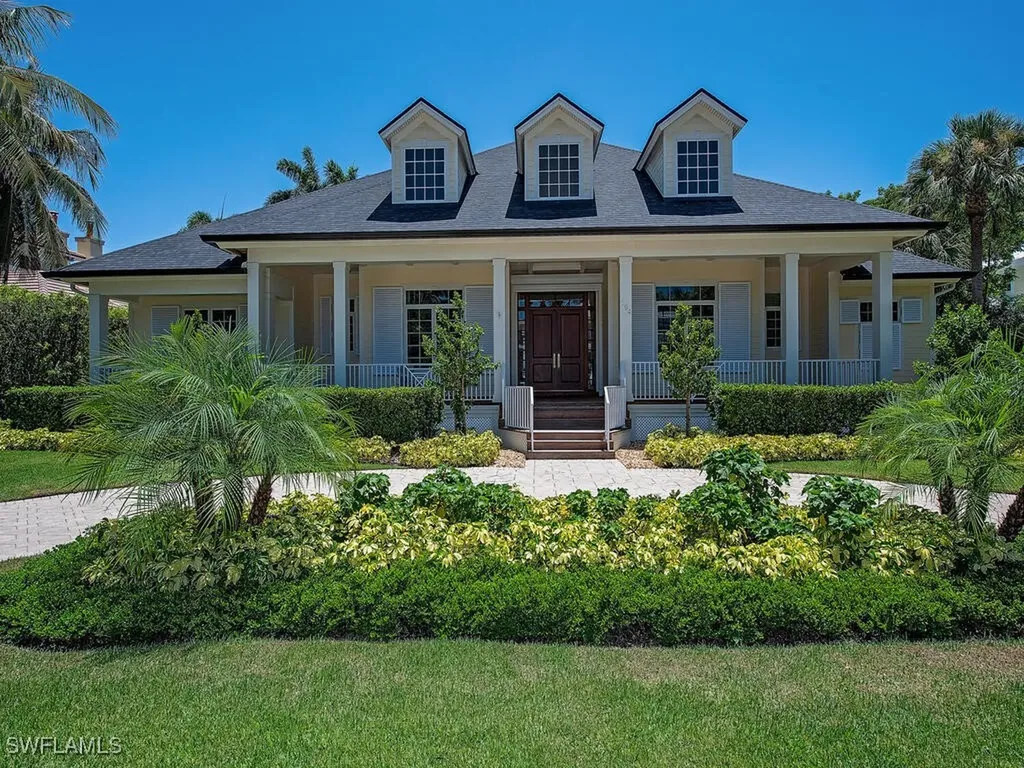 194 4th Avenue N Naples FL 34102