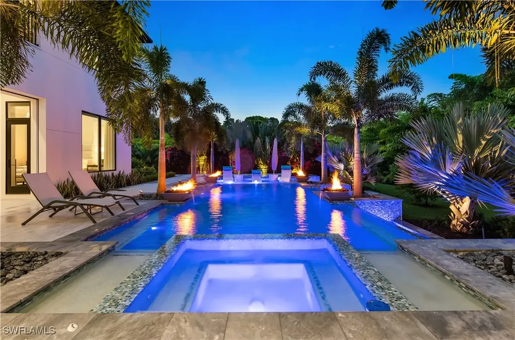 882 Cassena Road Naples FL 34108