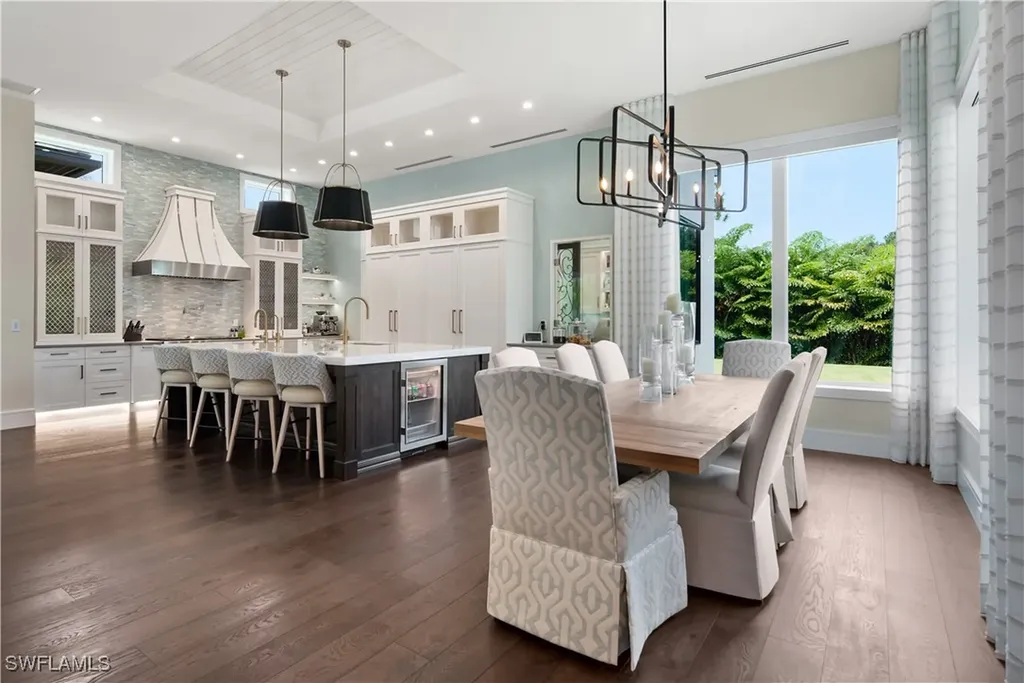 882 Cassena Road Naples FL 34108