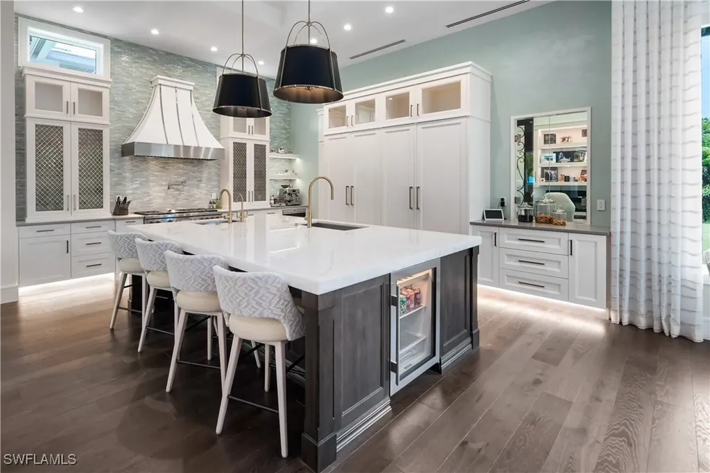 882 Cassena Road Naples FL 34108