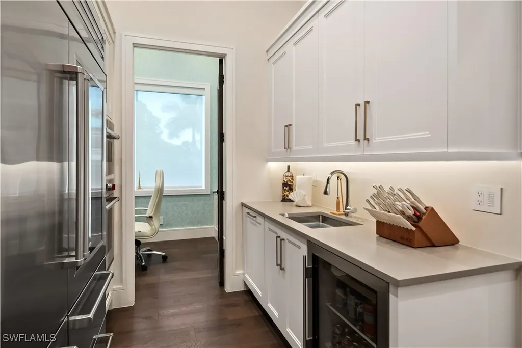 882 Cassena Road Naples FL 34108
