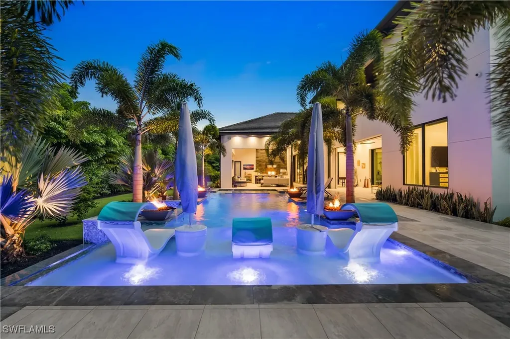 882 Cassena Road Naples FL 34108