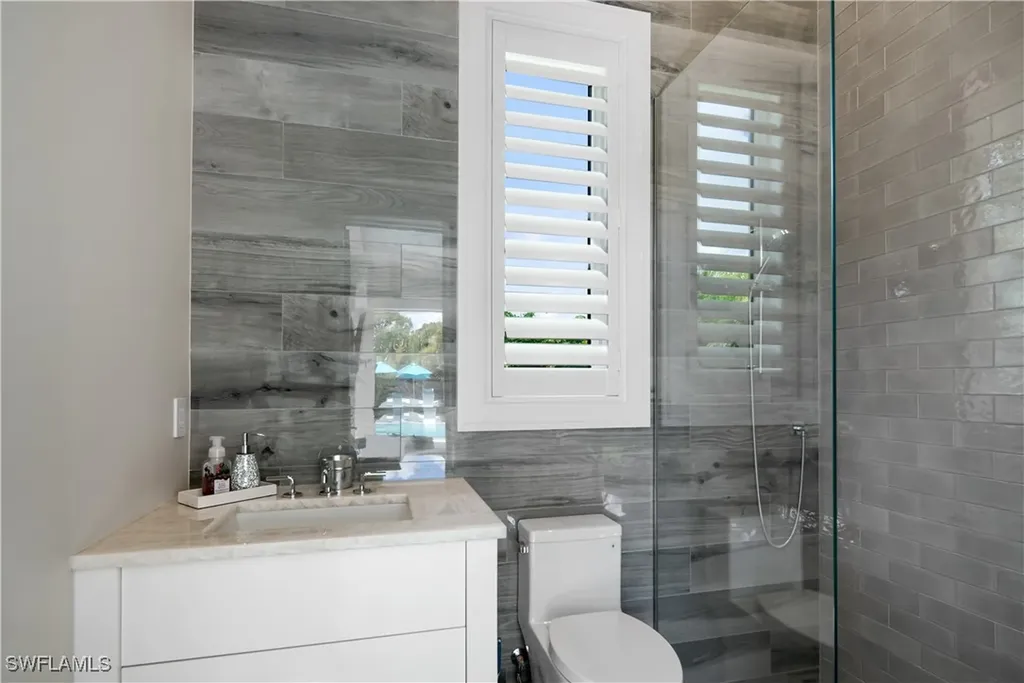 882 Cassena Road Naples FL 34108