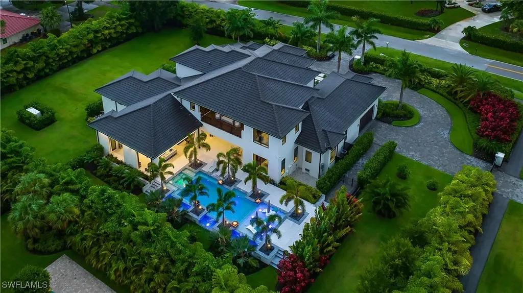 882 Cassena Road Naples FL 34108