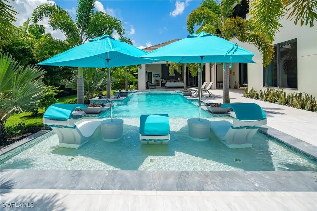 882 Cassena Road Naples FL 34108