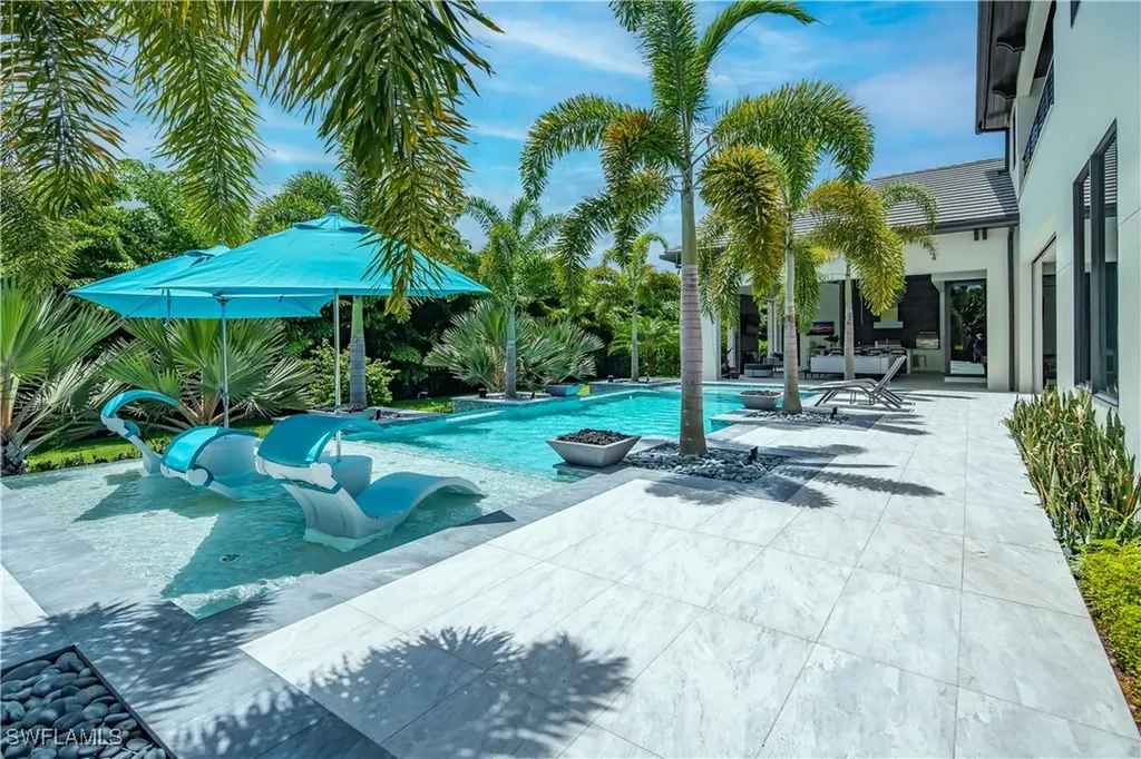 882 Cassena Road Naples FL 34108