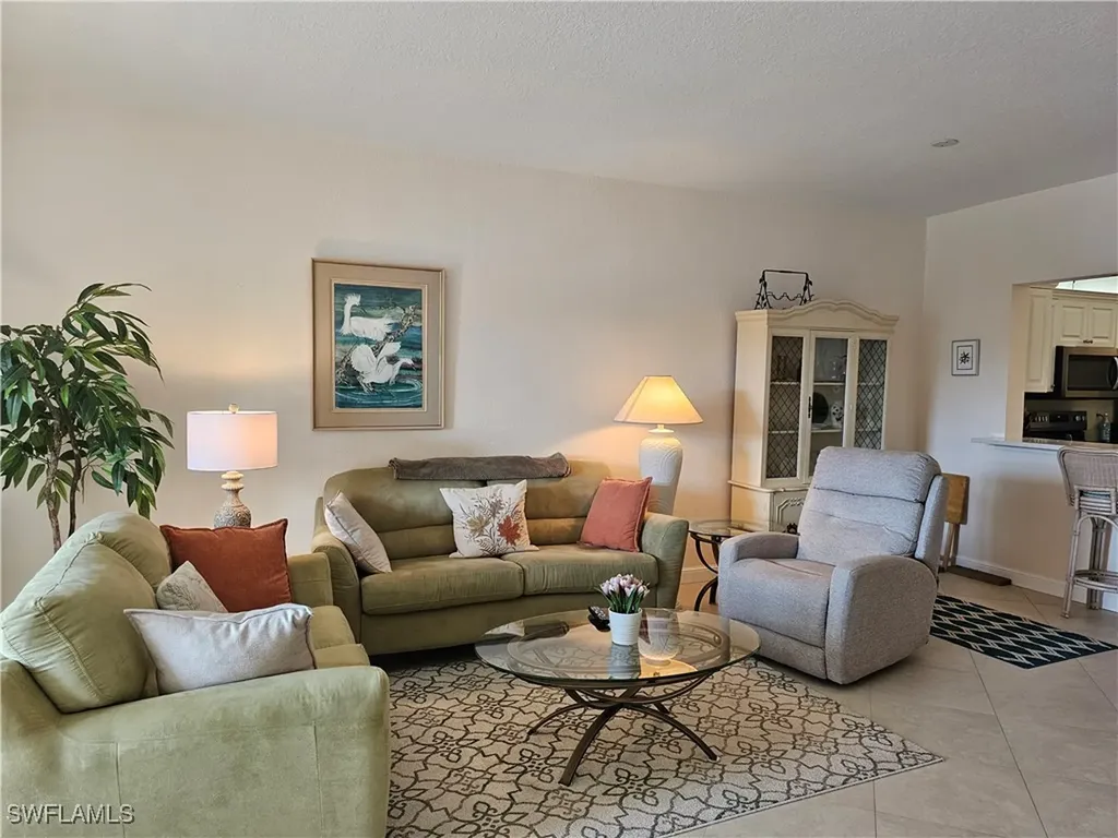 818 Tanbark Drive Naples FL 34108
