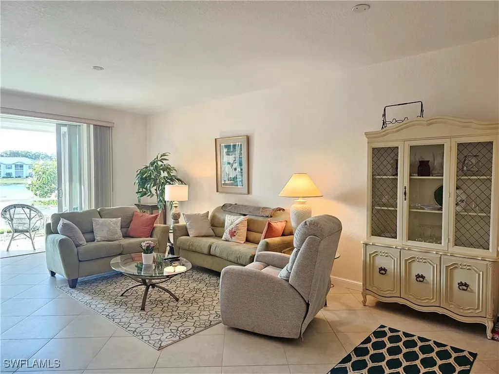 818 Tanbark Drive Naples FL 34108