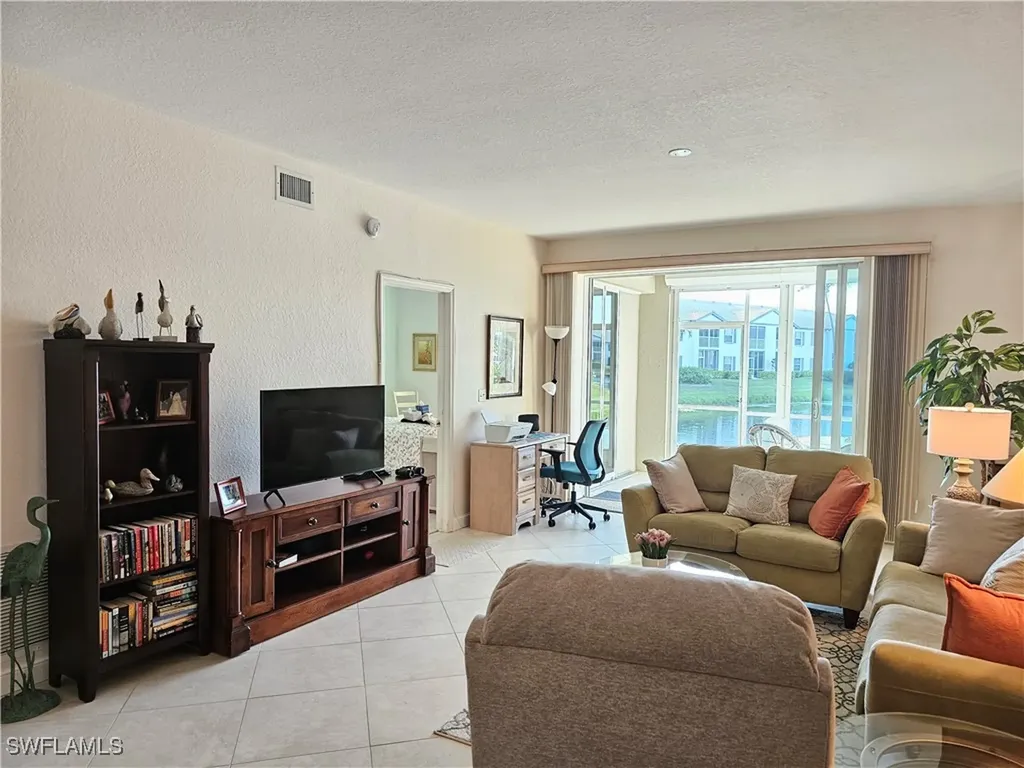 818 Tanbark Drive Naples FL 34108