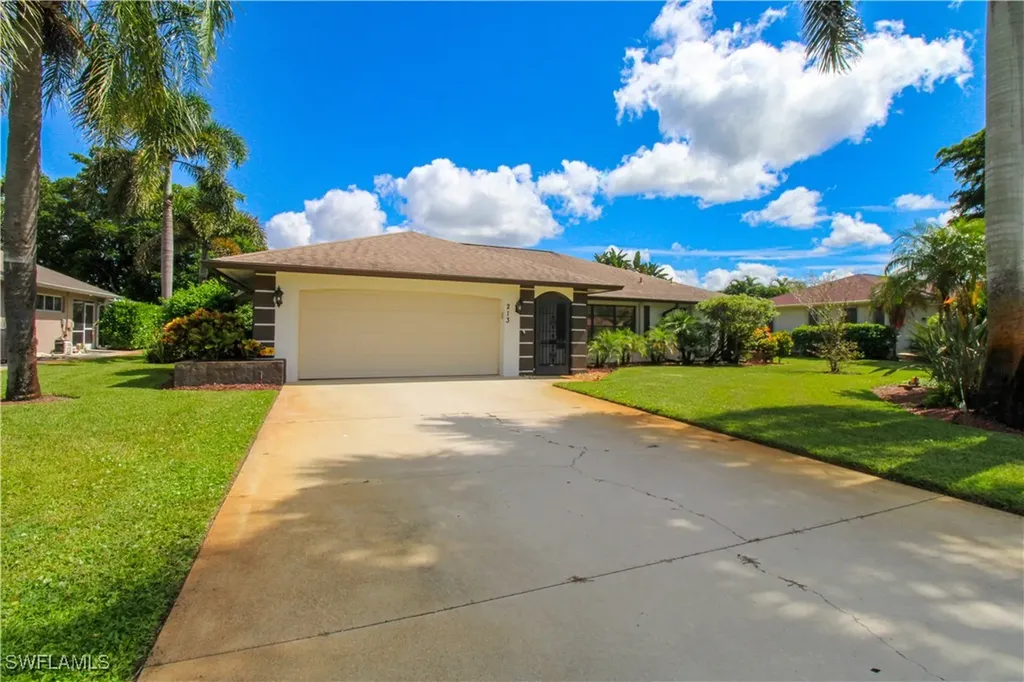 213 Bay Meadows Drive Naples FL 34113