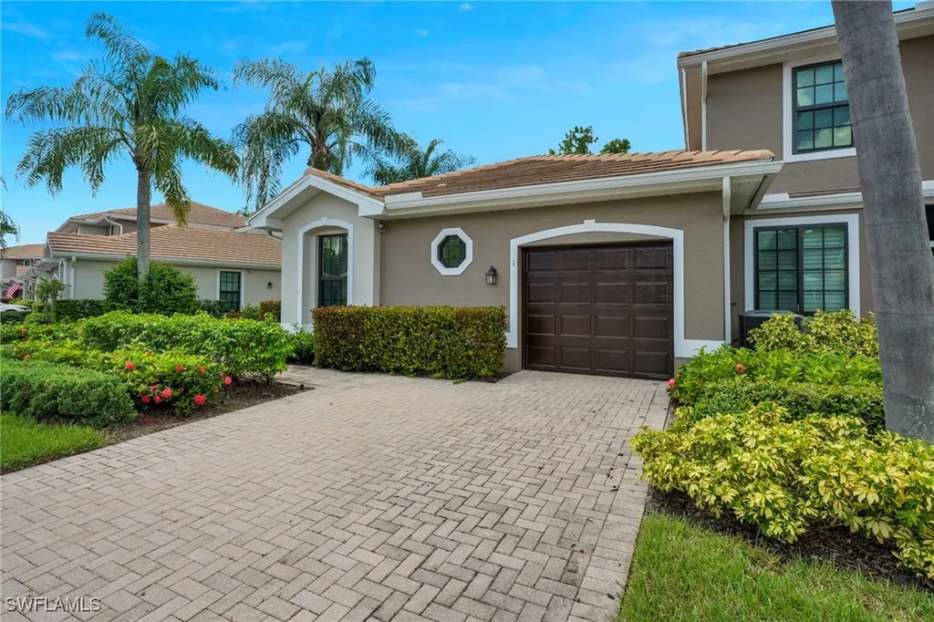 7675 Meadow Lakes Drive Naples FL 34104