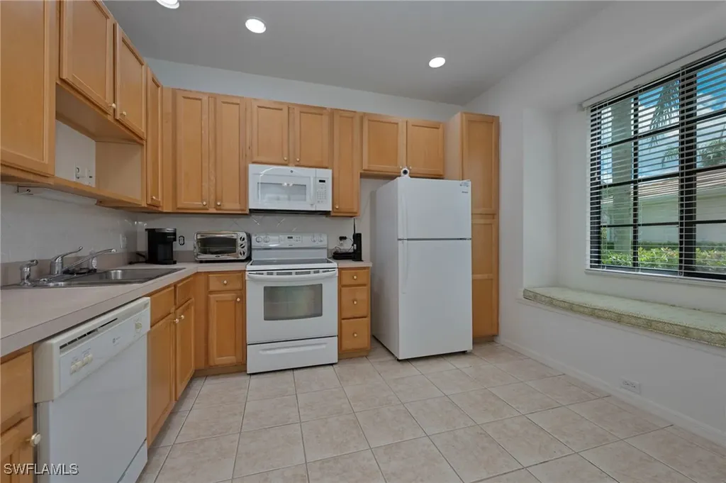 7675 Meadow Lakes Drive Naples FL 34104