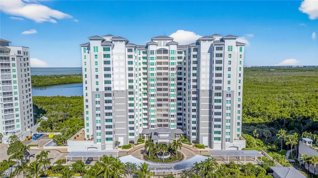 285 Grande Way Naples FL 34110