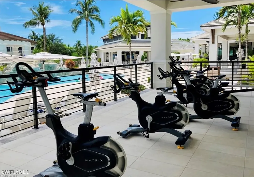 285 Grande Way Naples FL 34110