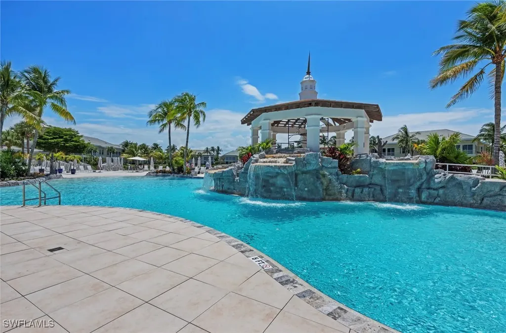 285 Grande Way Naples FL 34110
