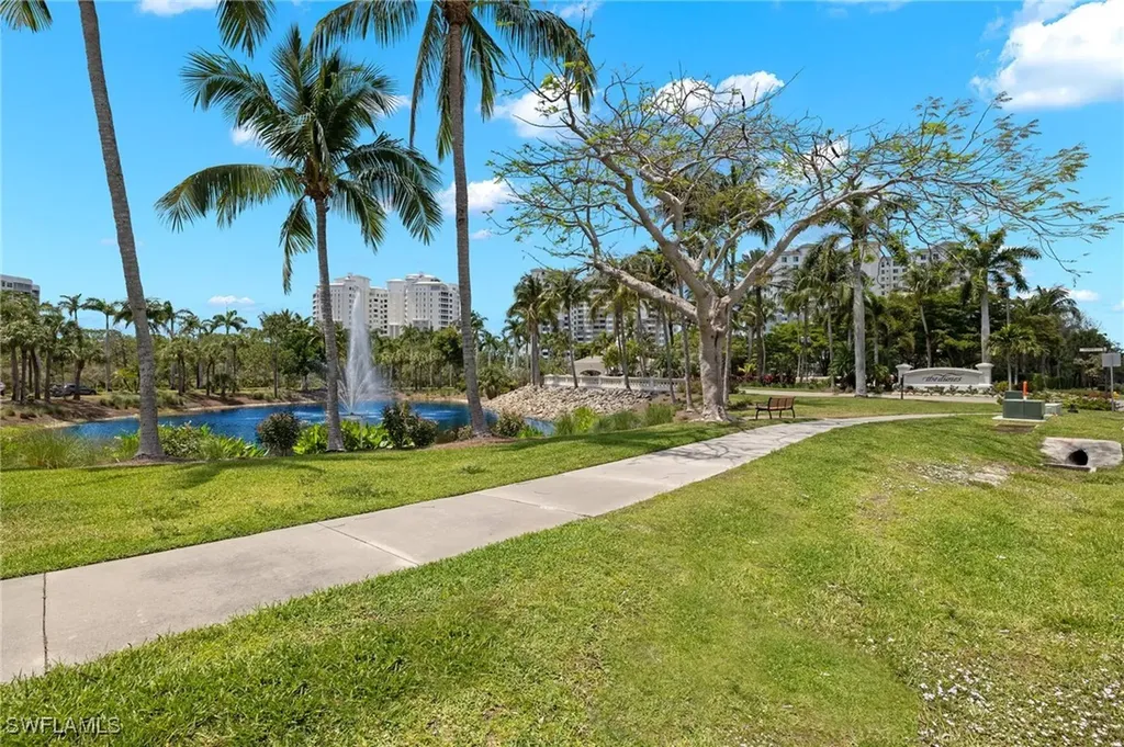 285 Grande Way Naples FL 34110