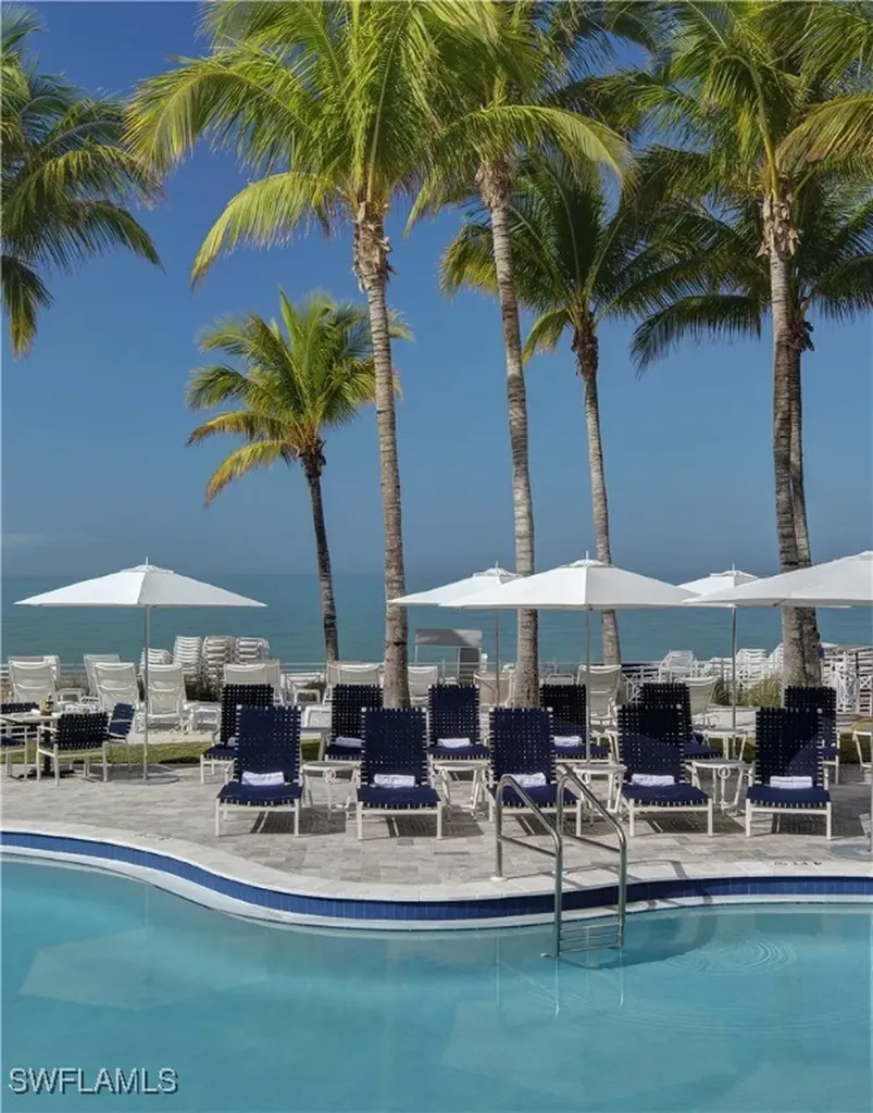 285 Grande Way Naples FL 34110