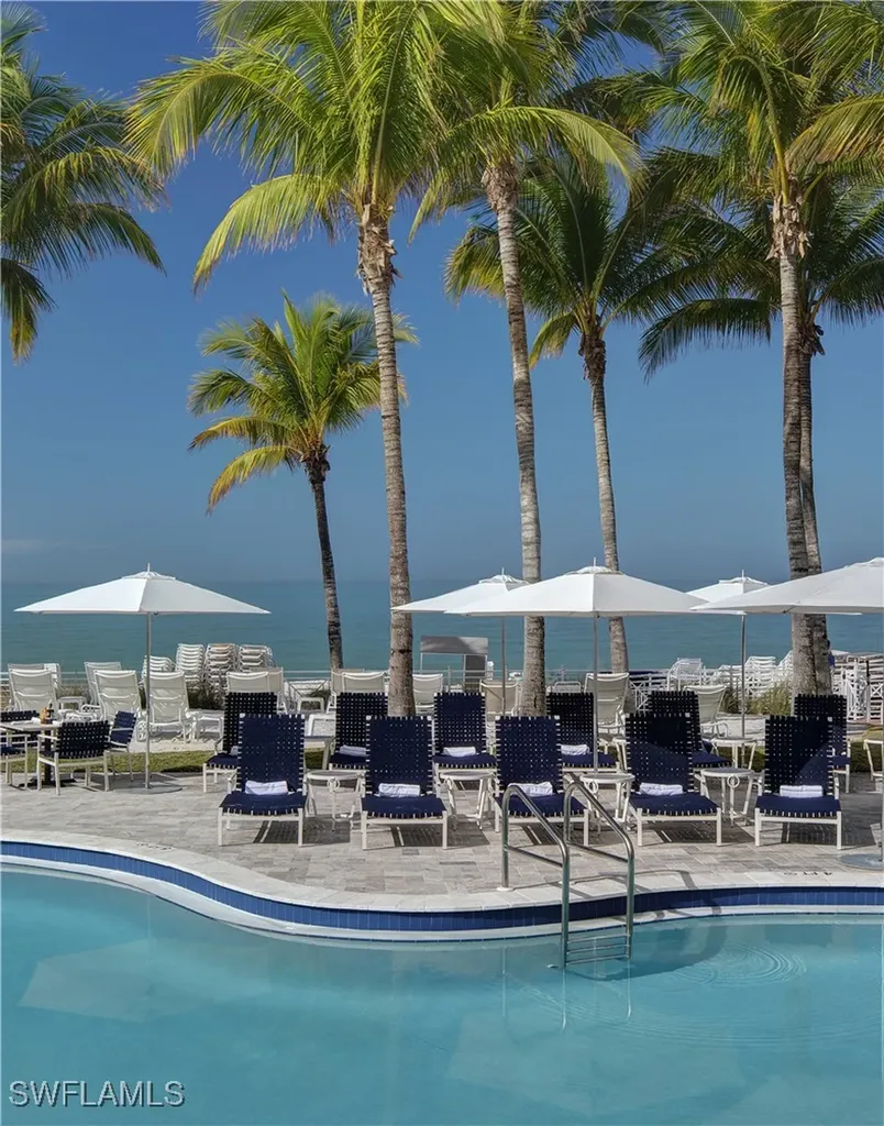 285 Grande Way Naples FL 34110