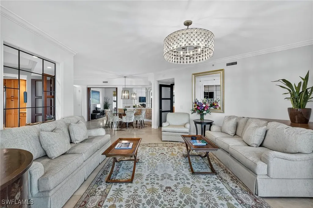 285 Grande Way Naples FL 34110