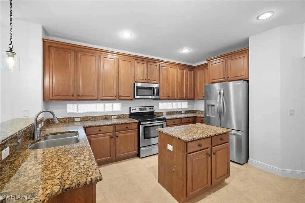 8286 Sumner Avenue Fort Myers FL 33908