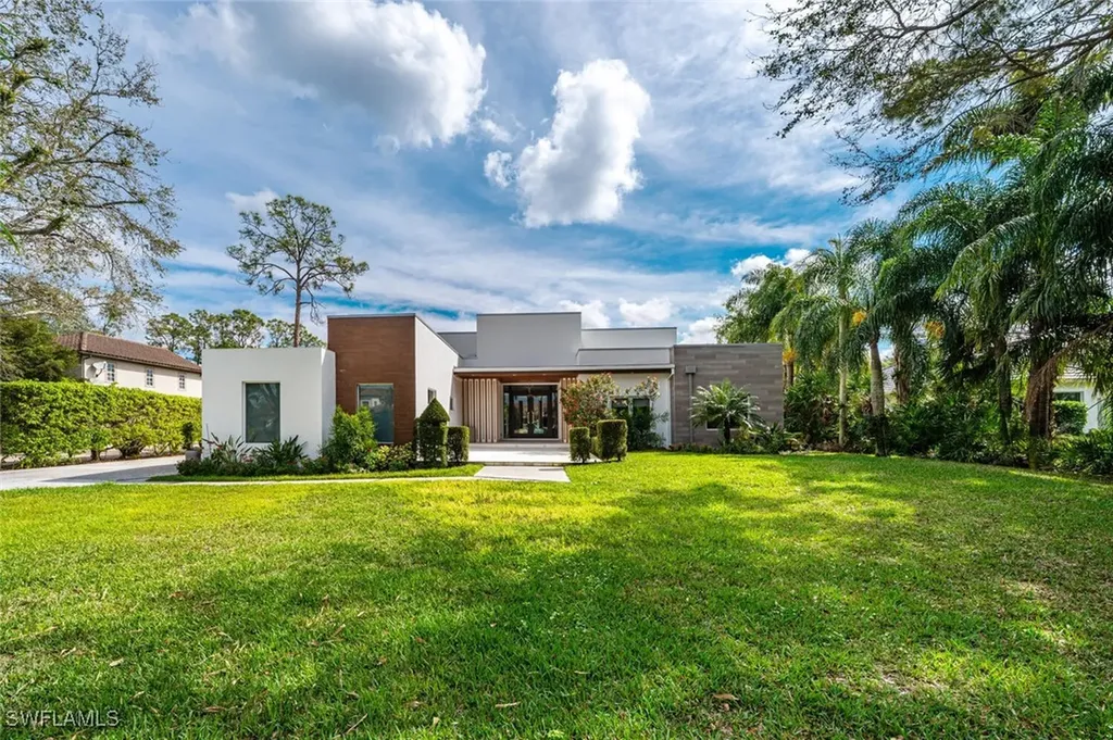 9240 The Lane Naples FL 34109