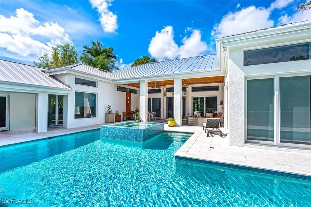 9240 The Lane Naples FL 34109