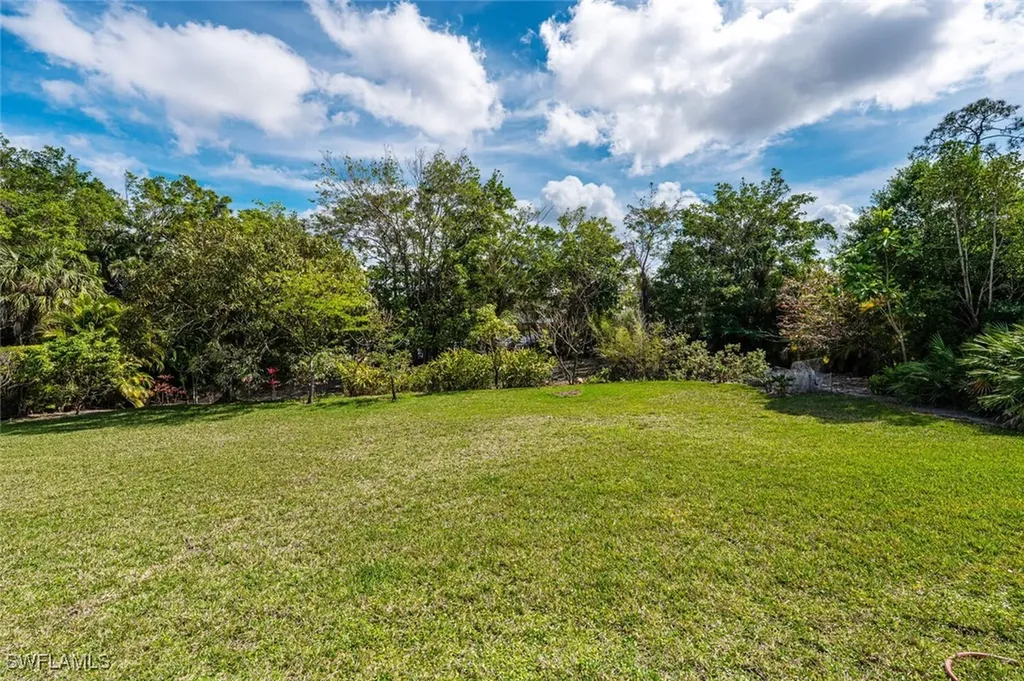 9240 The Lane Naples FL 34109