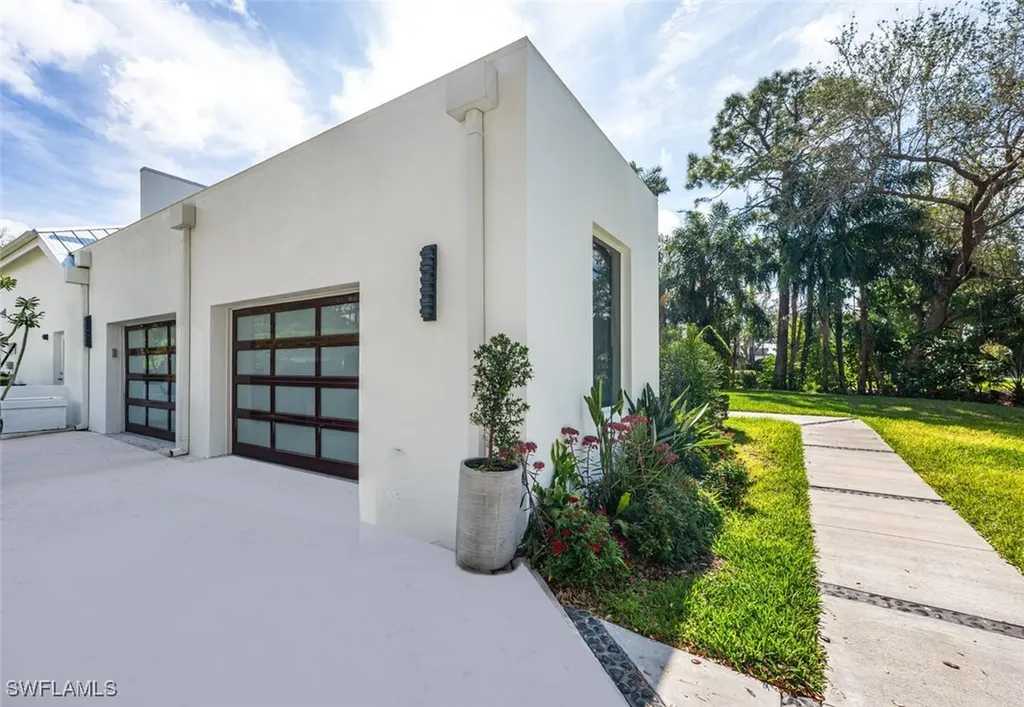 9240 The Lane Naples FL 34109