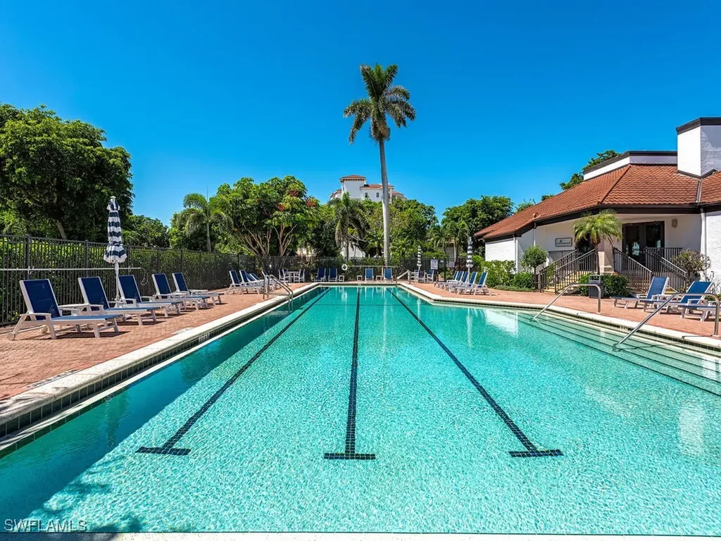 421 La Peninsula Boulevard Naples FL 34113