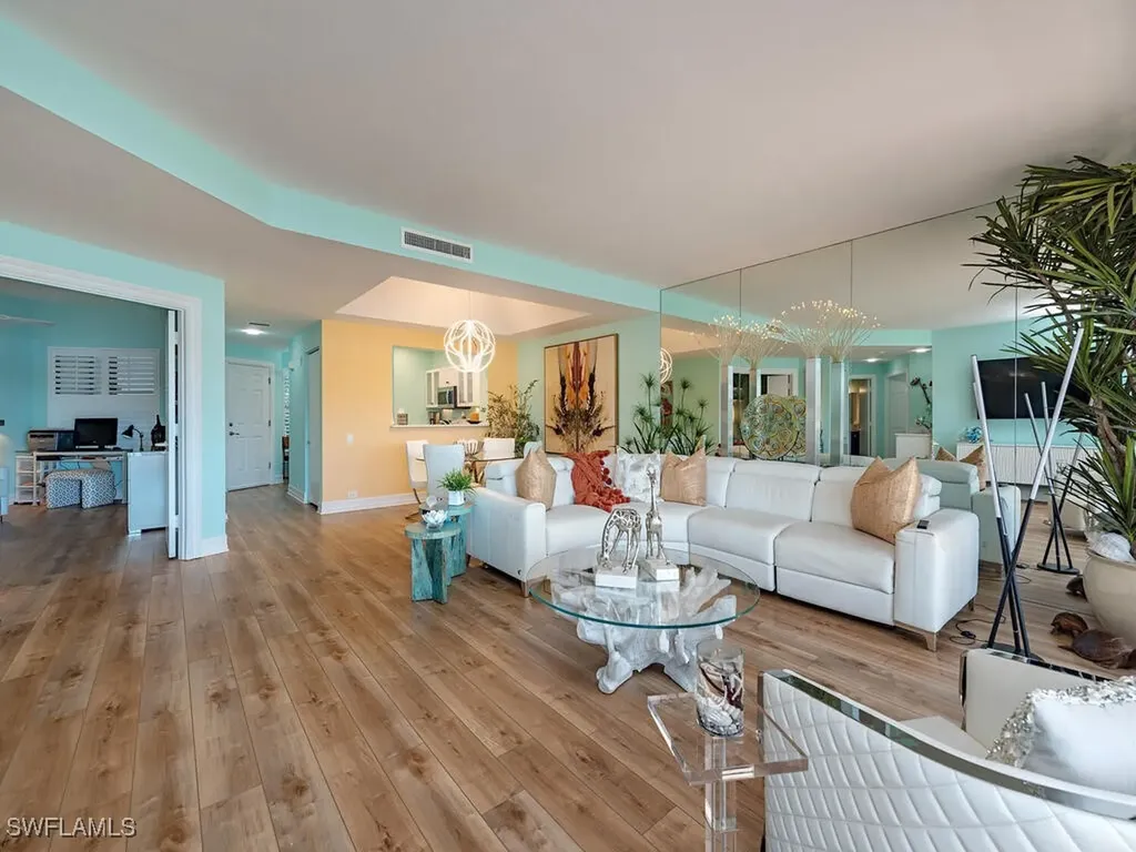 421 La Peninsula Boulevard Naples FL 34113