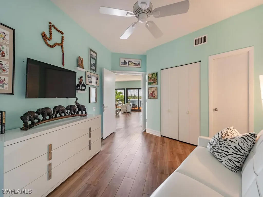 421 La Peninsula Boulevard Naples FL 34113