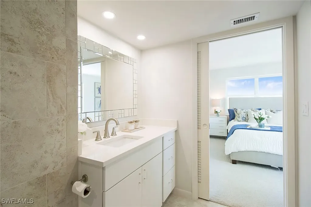 2011 Gulf Shore Boulevard N Naples FL 34102