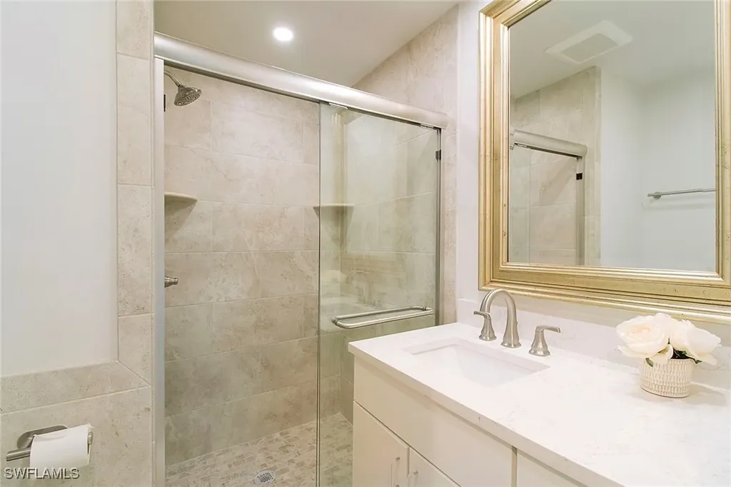 2011 Gulf Shore Boulevard N Naples FL 34102