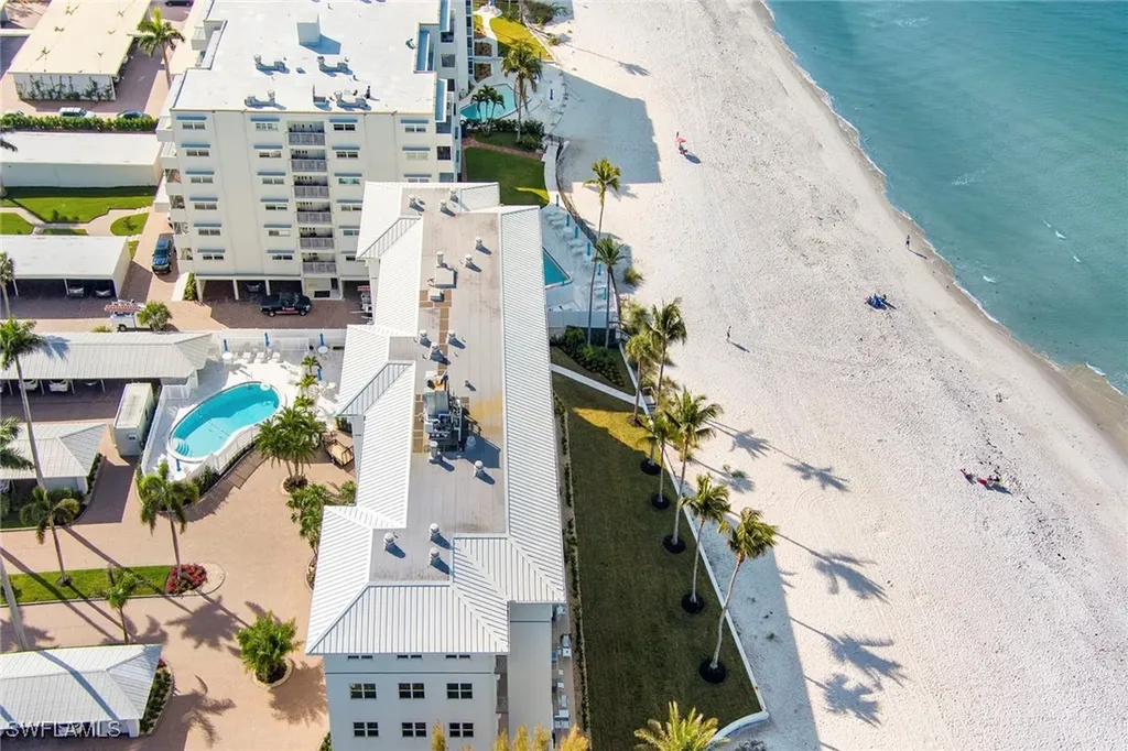 2011 Gulf Shore Boulevard N Naples FL 34102