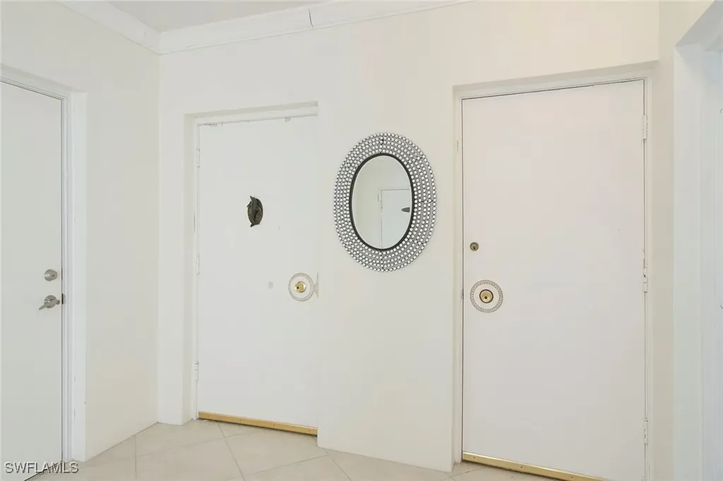 2011 Gulf Shore Boulevard N Naples FL 34102