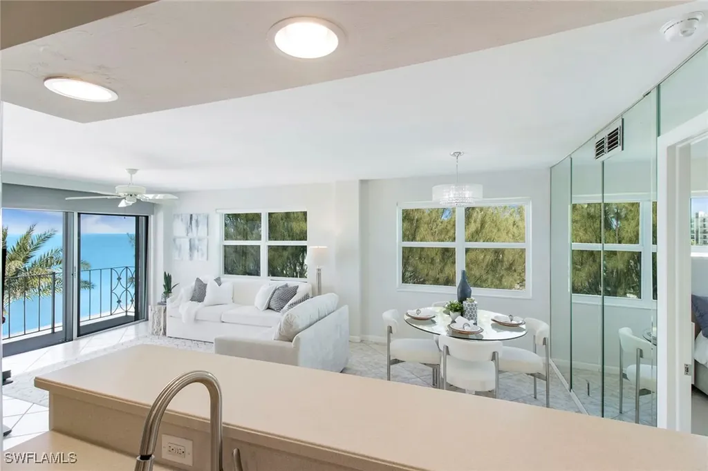 2011 Gulf Shore Boulevard N Naples FL 34102