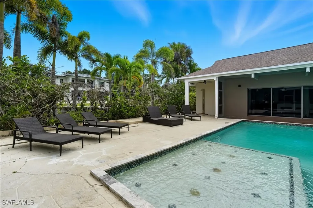 5122 Starfish Avenue Naples FL 34103