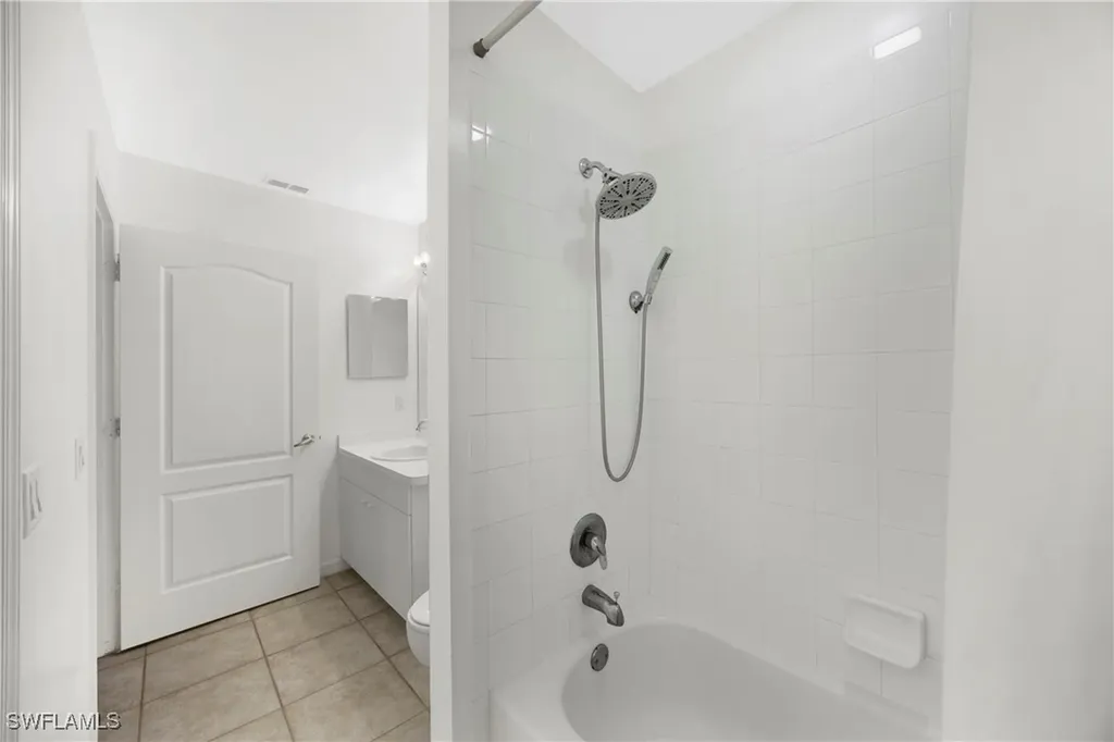 8550 Kingbird Loop Estero FL 33967