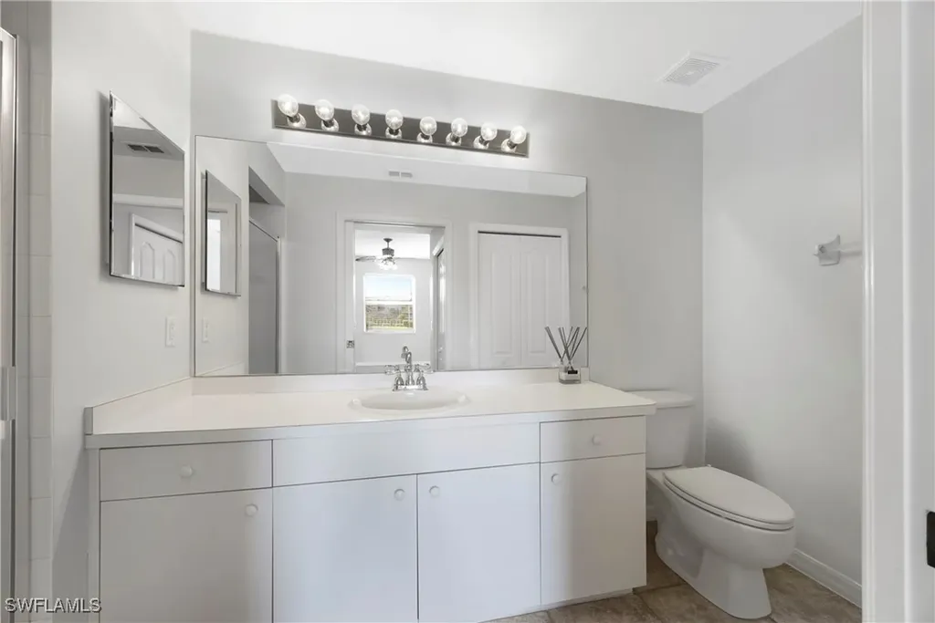 8550 Kingbird Loop Estero FL 33967