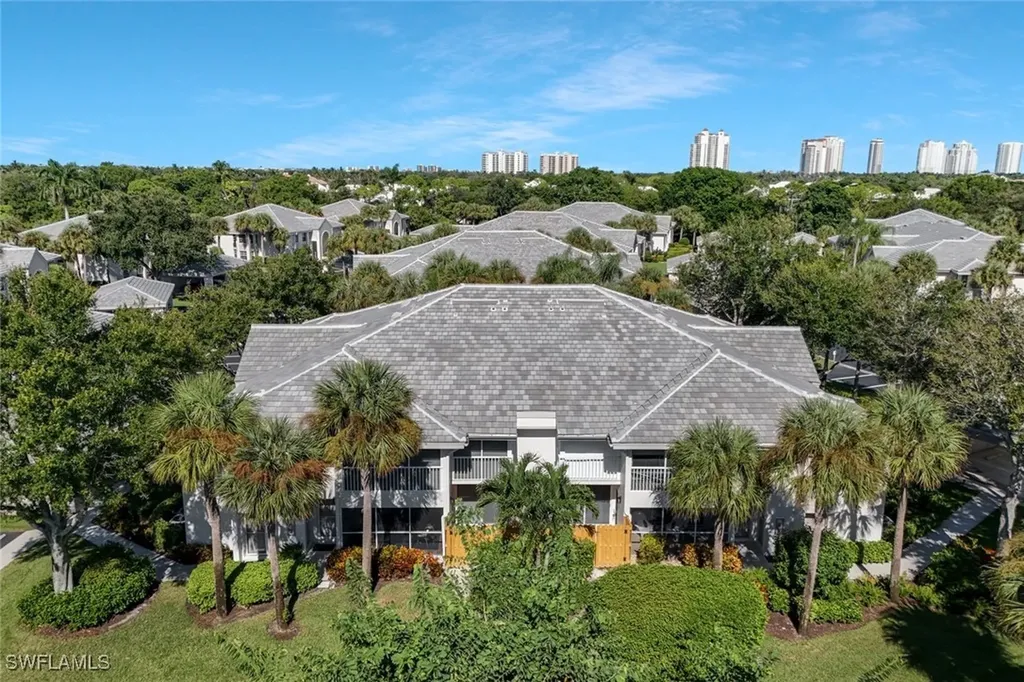 Bonita Springs FL, 4121 Lake Forest Drive, Unit 711