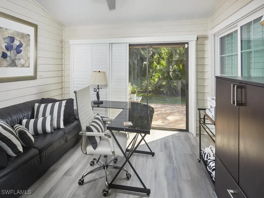 575 Park Shore Drive Naples FL 34103