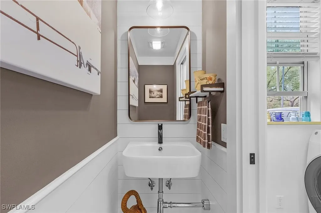 5677 Cove Circle Naples FL 34119