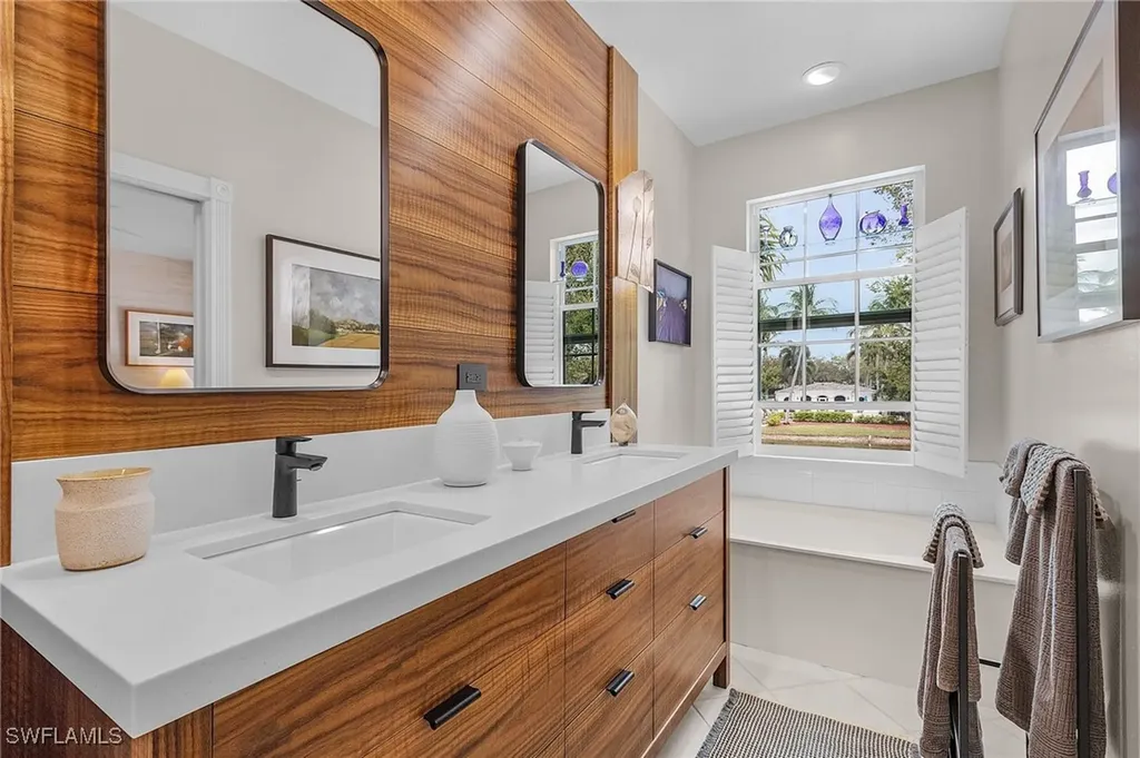 5677 Cove Circle Naples FL 34119